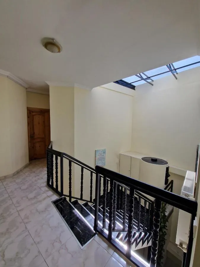 Hotel Arthom 트빌리시 3*,